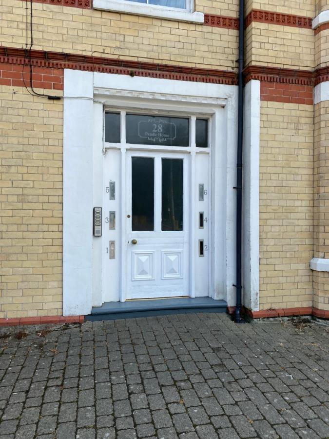 Pendle House - Apartment 3 Colwyn Bay Esterno foto